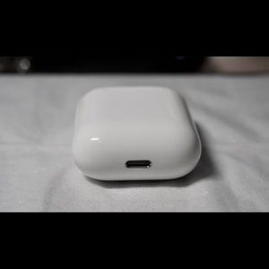 AirPods Charging case